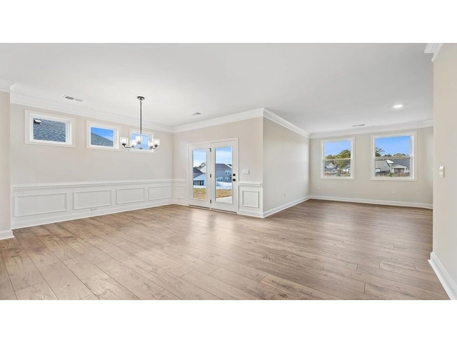 Photo of 1914 Crumhorn Avenue