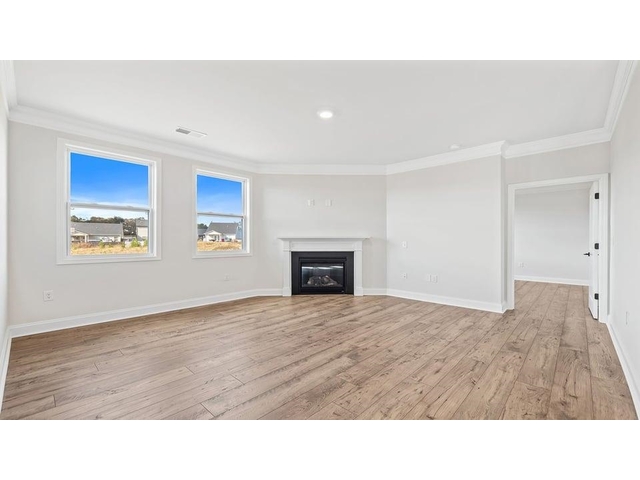 Photo of 1914 Crumhorn Avenue