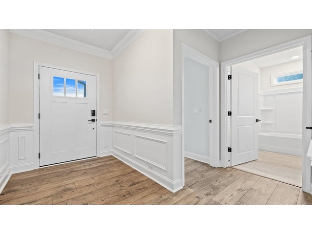 Photo of 1914 Crumhorn Avenue