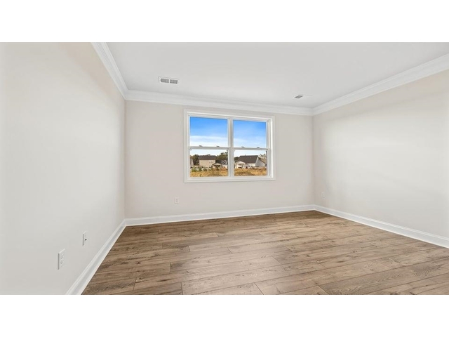 Photo of 1914 Crumhorn Avenue