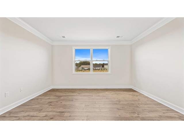 Photo of 1914 Crumhorn Avenue