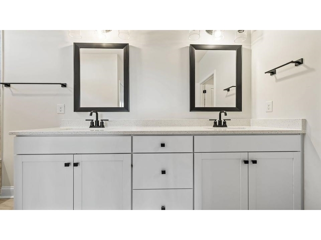 Photo of 1914 Crumhorn Avenue