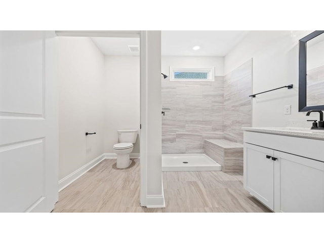 Photo of 1914 Crumhorn Avenue