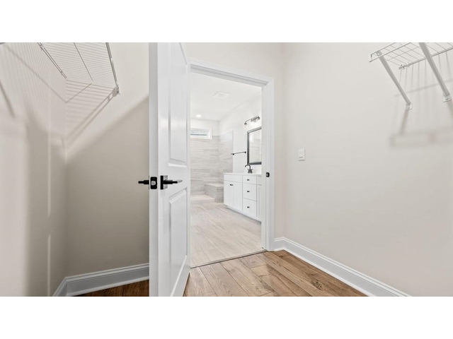 Photo of 1914 Crumhorn Avenue