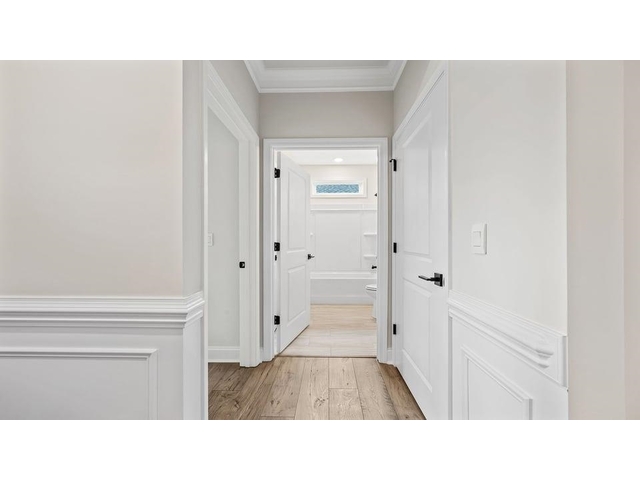 Photo of 1914 Crumhorn Avenue