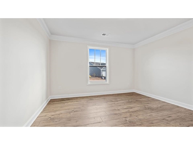 Photo of 1914 Crumhorn Avenue