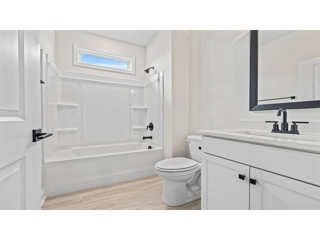 Photo of 1914 Crumhorn Avenue