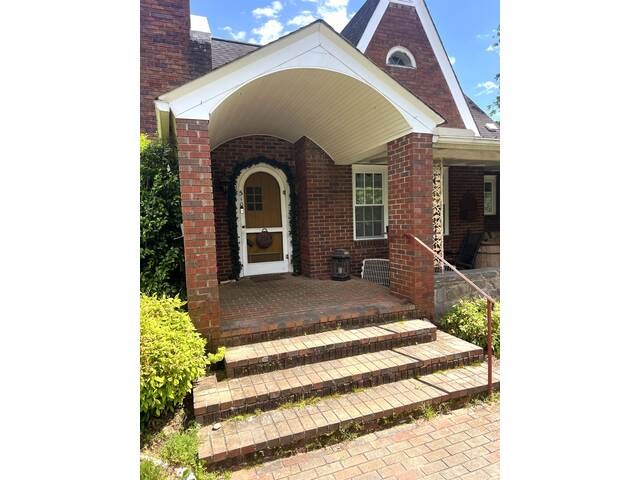 Photo of 510 E Earle Street