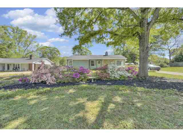Photo of 110 Oak Drive Photo of 110 Oak Drive