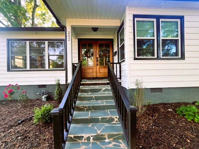 Photo of 202 Pine St