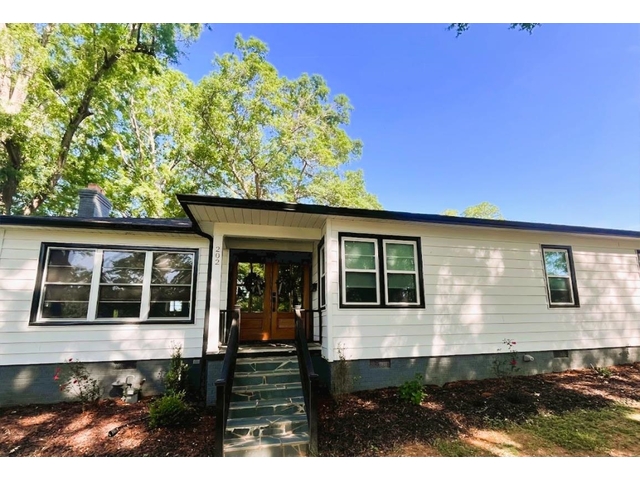 Photo of 202 Pine St