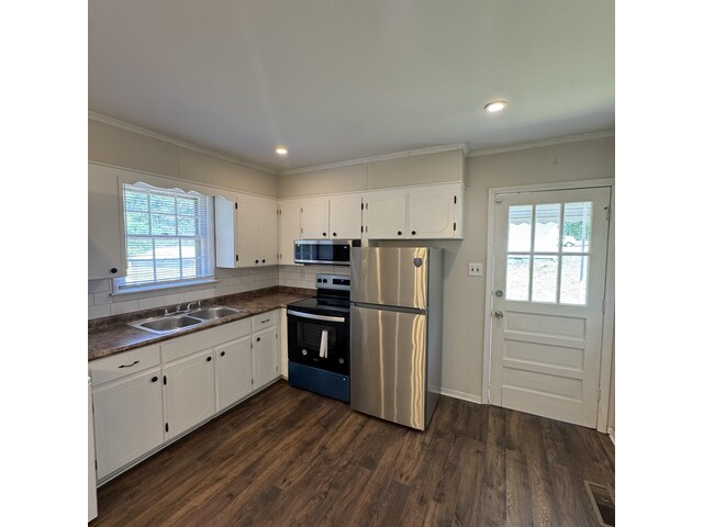 Photo of 156 Bradley Drive Photo of 156 Bradley Drive