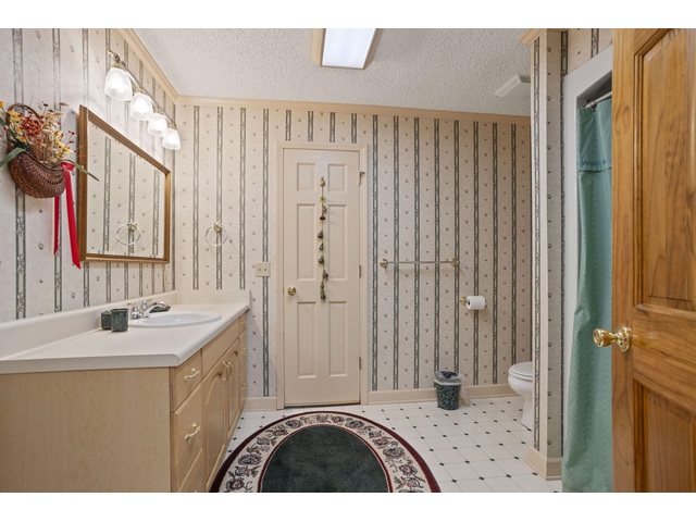 Photo of 1228 Shadowood Drive
