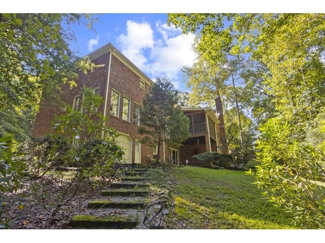 Photo of 1228 Shadowood Drive